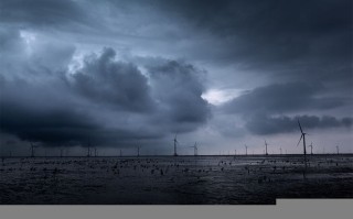 梦见暴风雨(梦见暴风雨把房子吹烂了)